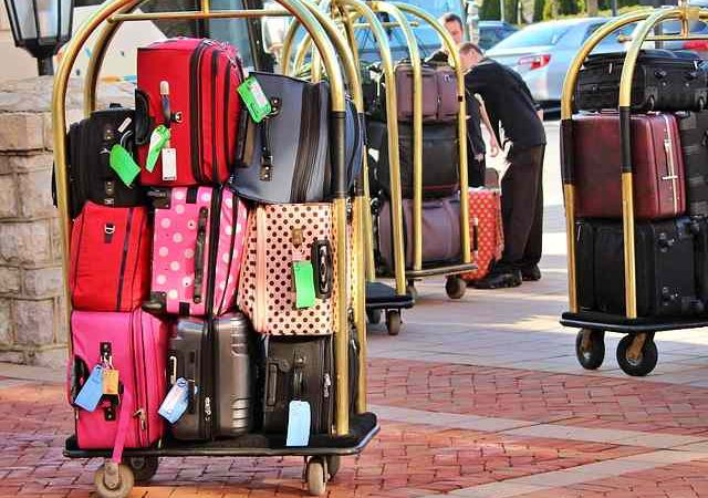 luggage storage in Naples